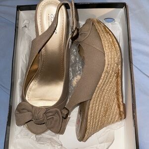 Ana A New Approval Wedges size 10